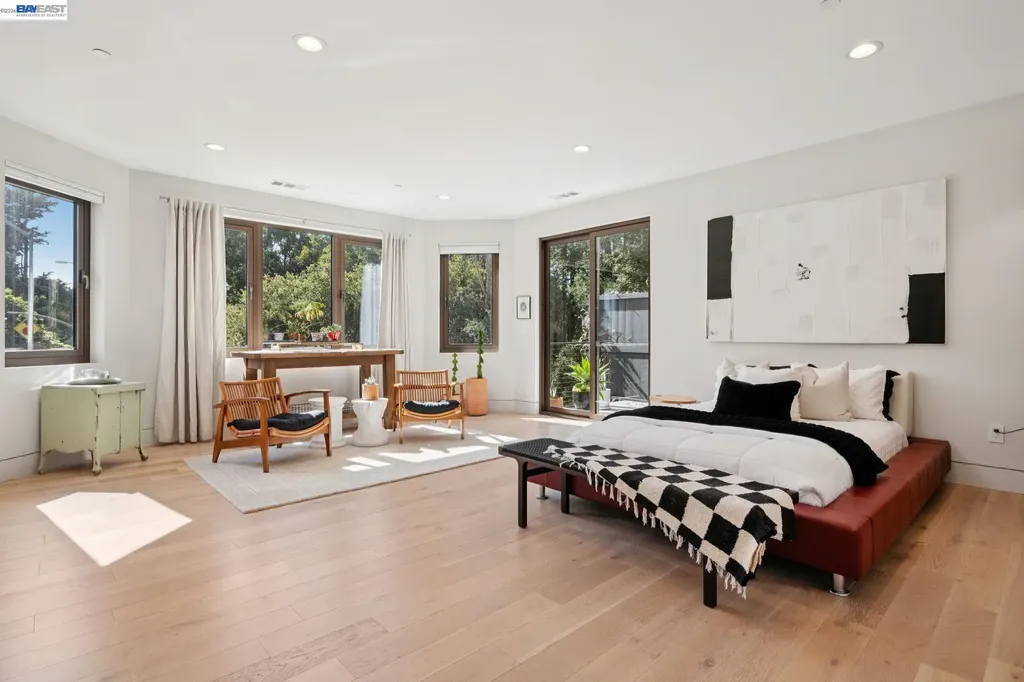 2588 Scout Road Oakland CA 94611