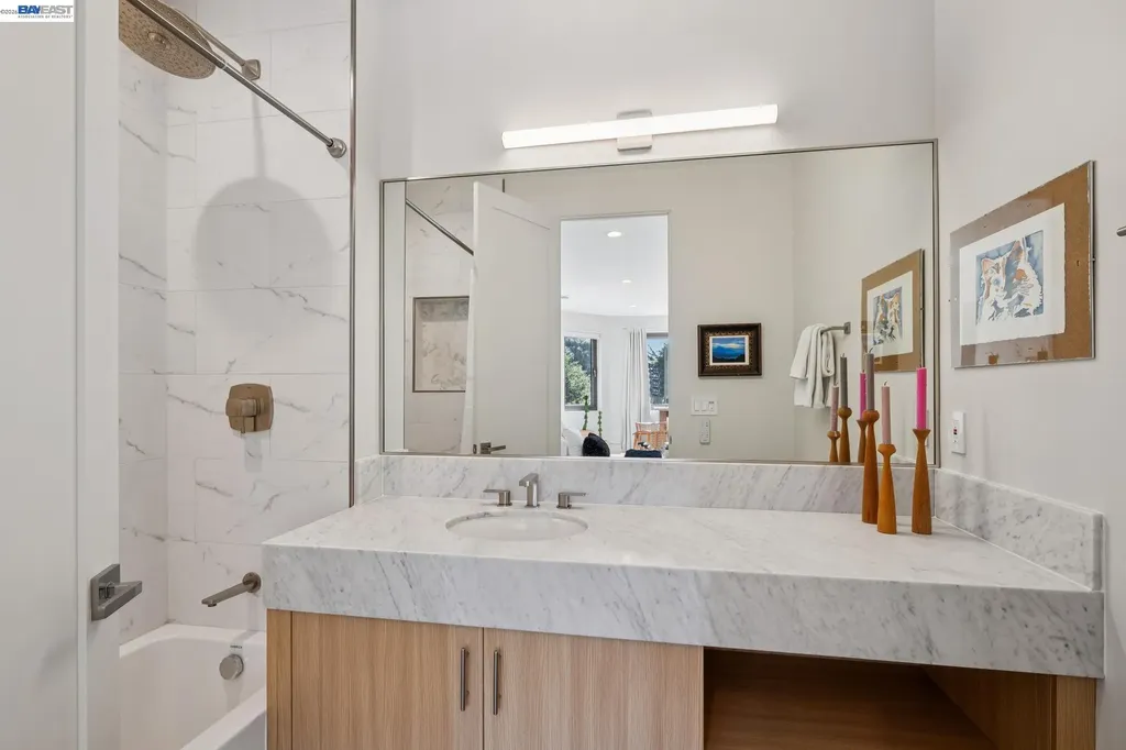 2588 Scout Road Oakland CA 94611