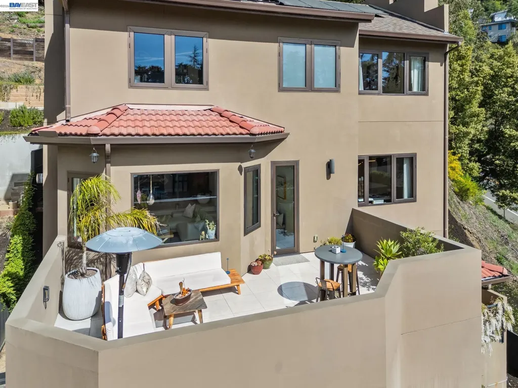 2588 Scout Road Oakland CA 94611