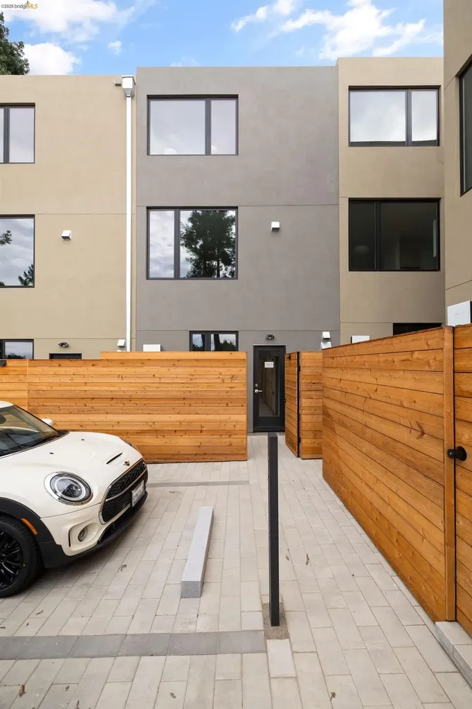 4037 Park Boulevard Oakland CA 94602