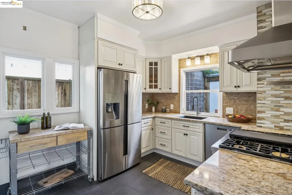 2749 17th Street Oakland CA 94601