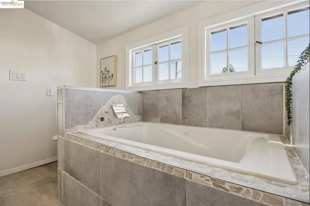 2749 17th Street Oakland CA 94601