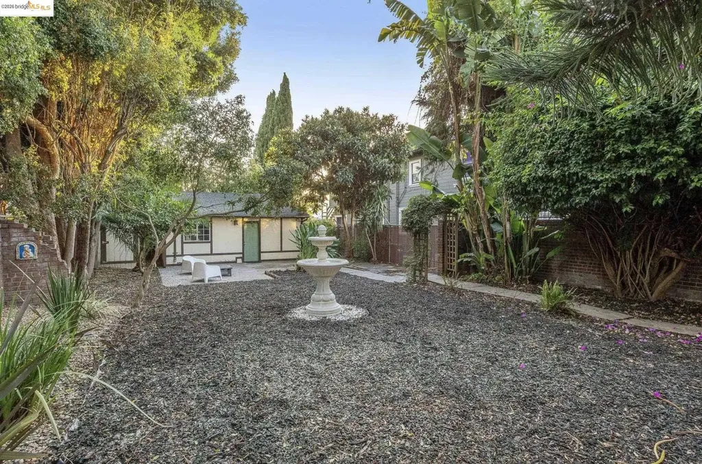 2749 17th Street Oakland CA 94601