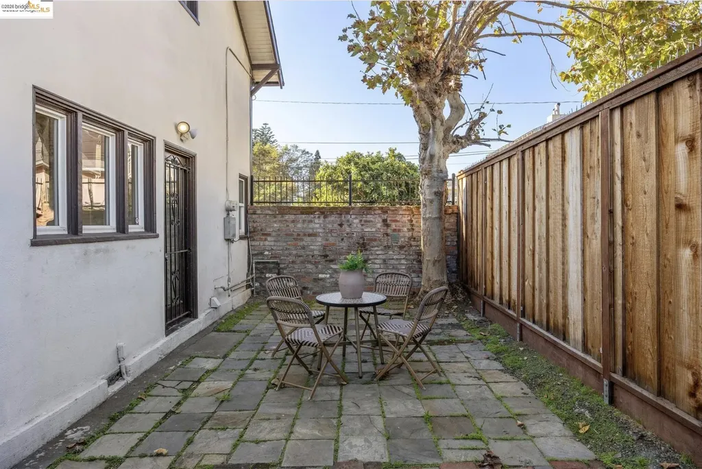 2749 17th Street Oakland CA 94601