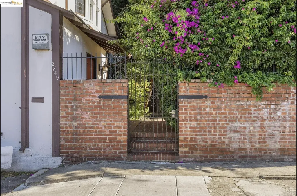 2749 17th Street Oakland CA 94601