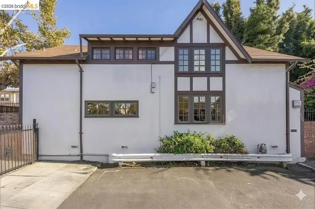 2749 17th Street Oakland CA 94601