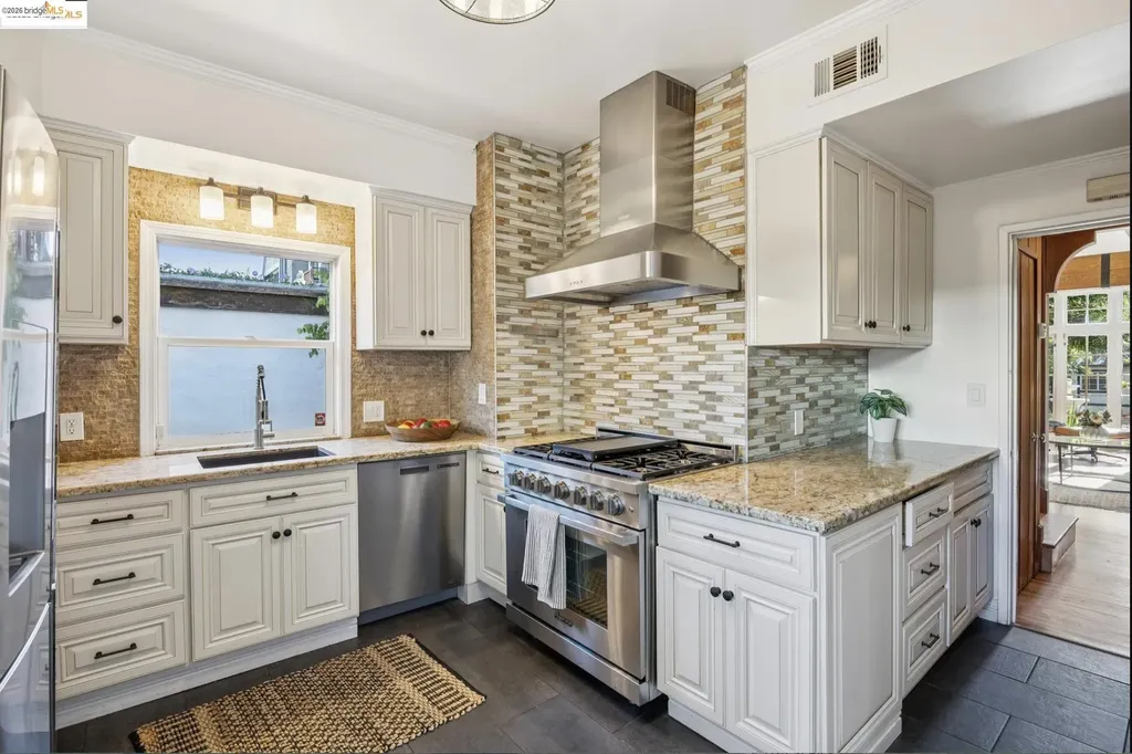 2749 17th Street Oakland CA 94601