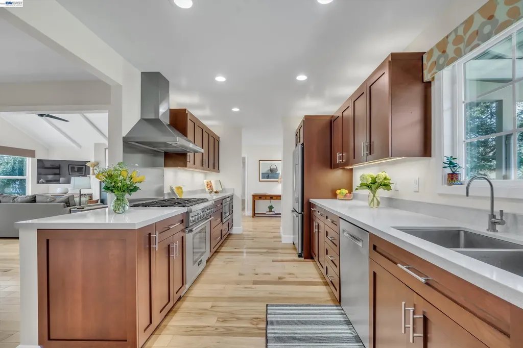 1450 Finley Road Pleasanton CA 94588