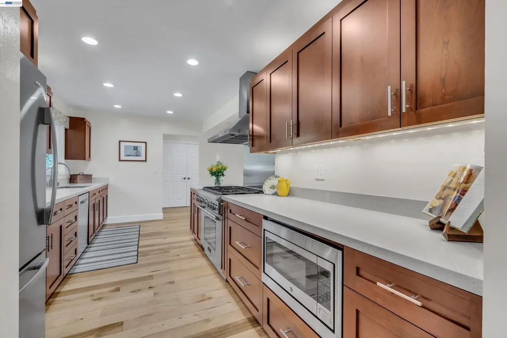 1450 Finley Road Pleasanton CA 94588