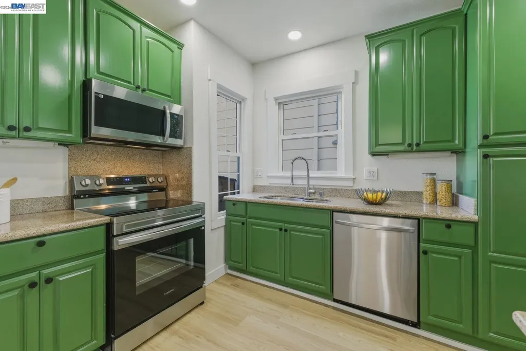 1726 Eagle Avenue Alameda CA 94501