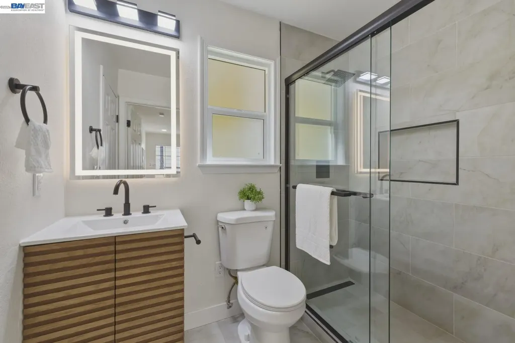 1726 Eagle Avenue Alameda CA 94501