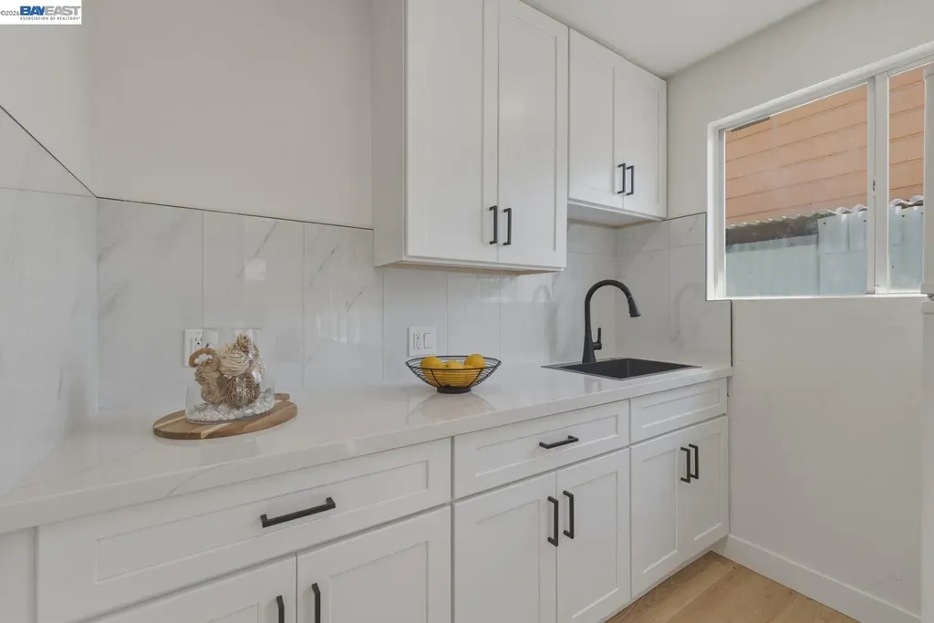 1726 Eagle Avenue Alameda CA 94501