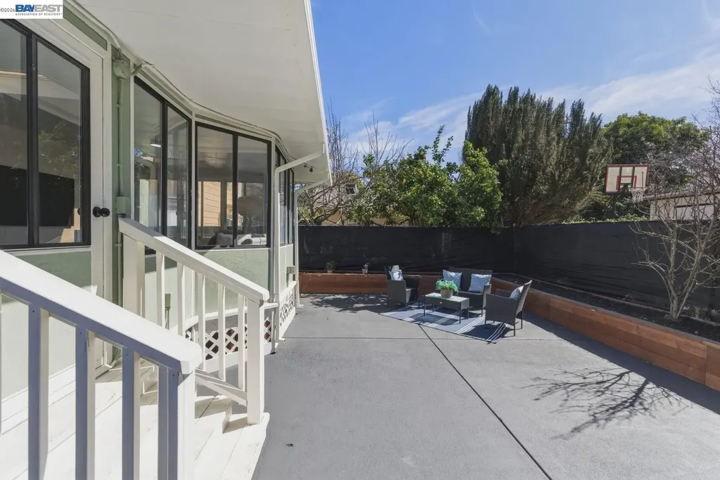 1726 Eagle Avenue Alameda CA 94501
