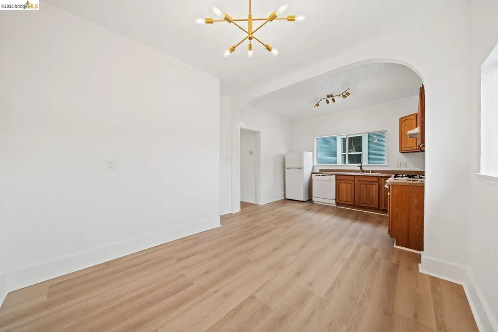 5812 Dover Street Oakland CA 94609