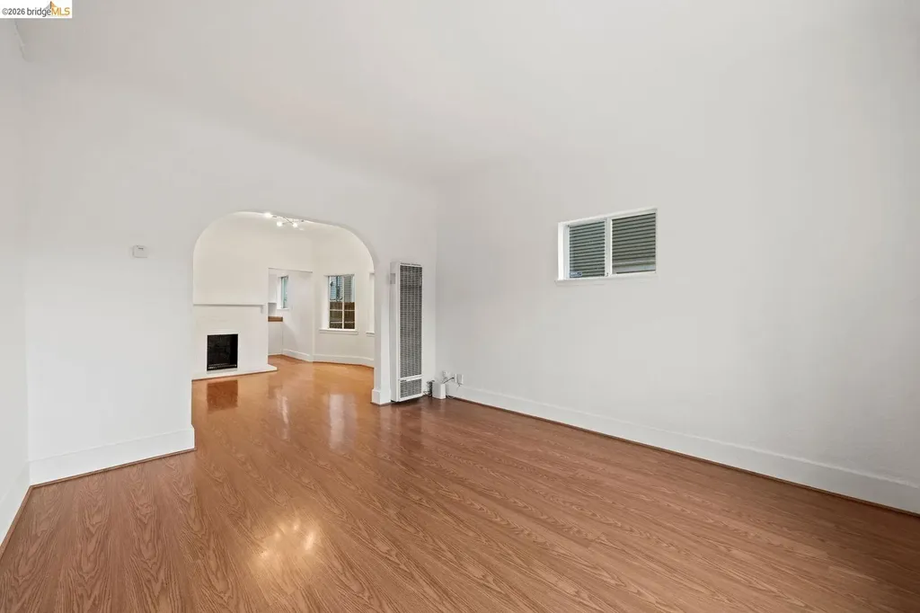 5812 Dover Street Oakland CA 94609