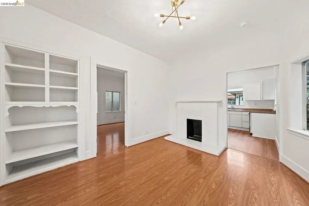 5812 Dover Street Oakland CA 94609