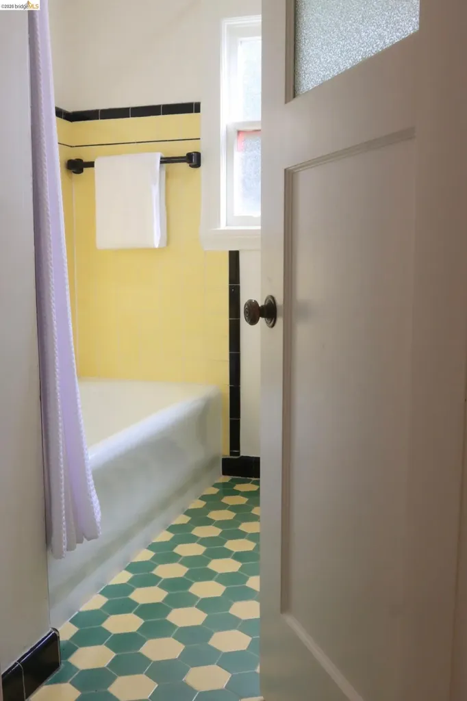 385 Vermont Avenue Berkeley CA 94707