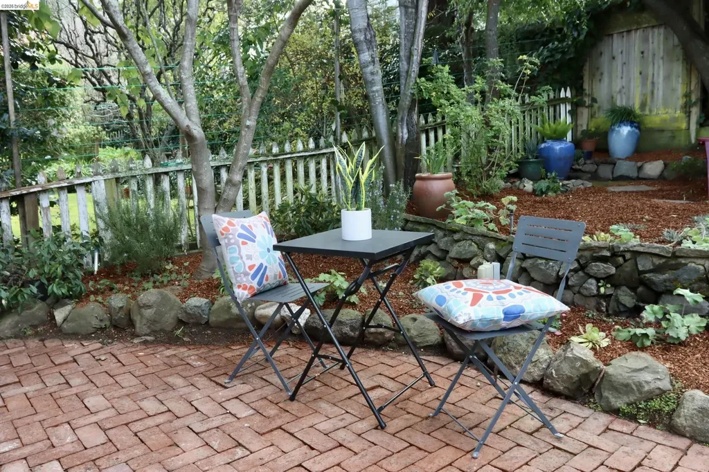 385 Vermont Avenue Berkeley CA 94707