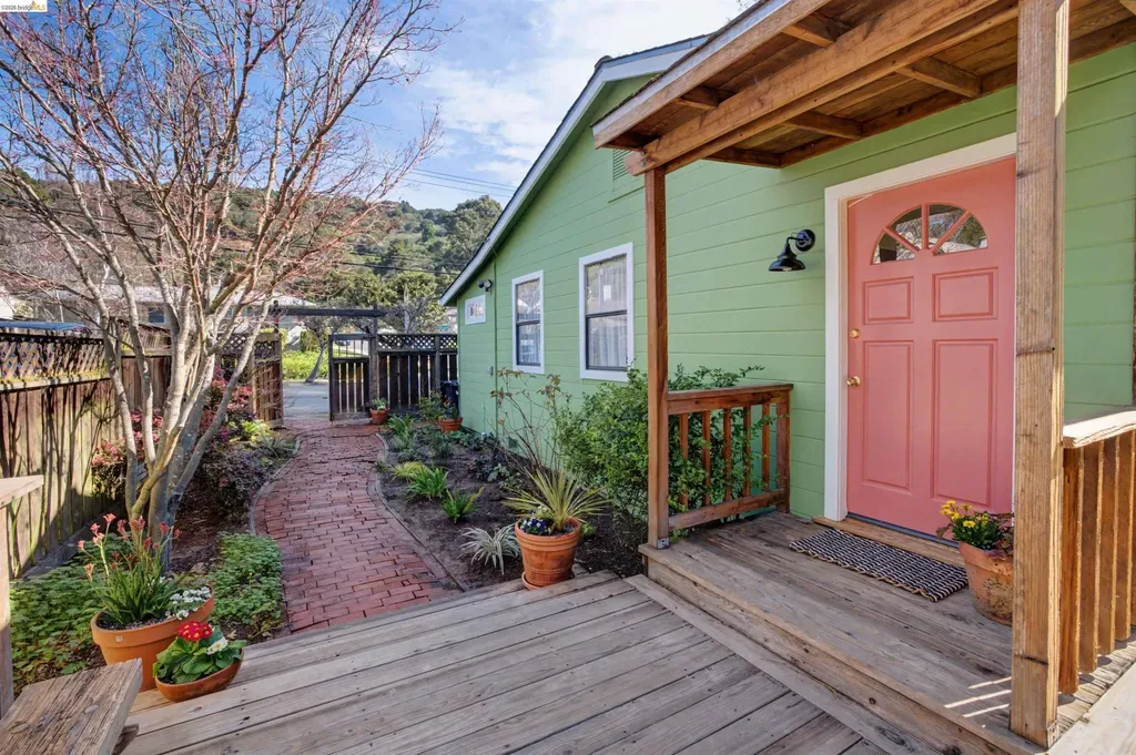 4753 Mountain Boulevard Oakland CA 94619