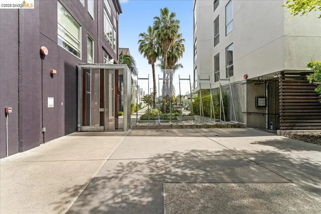 1201 Pine Street Oakland CA 94607