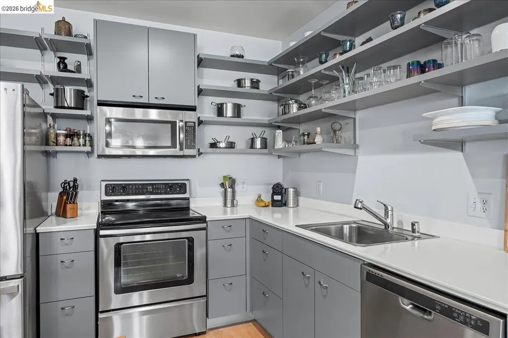 1201 Pine Street Oakland CA 94607