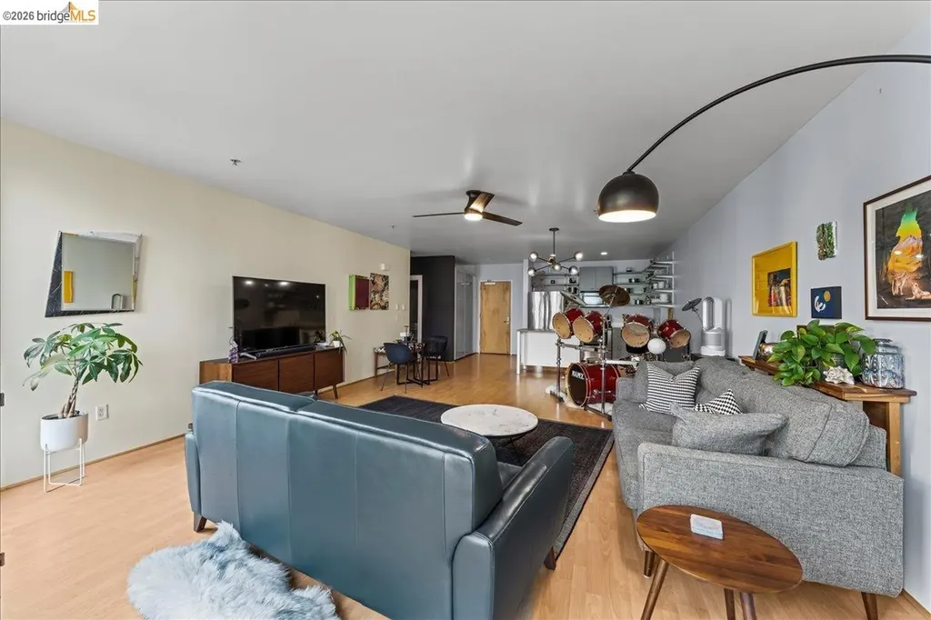 1201 Pine Street Oakland CA 94607