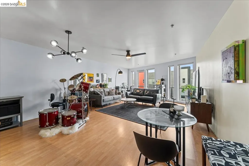 1201 Pine Street Oakland CA 94607