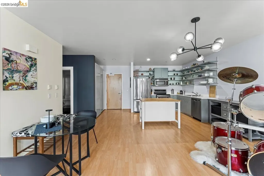 1201 Pine Street Oakland CA 94607