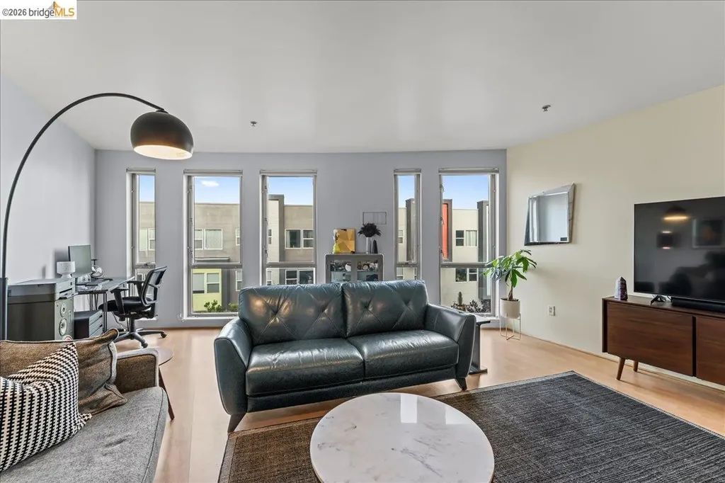 1201 Pine Street Oakland CA 94607