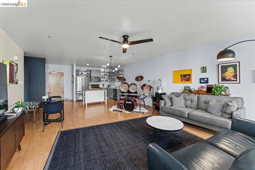 1201 Pine Street Oakland CA 94607