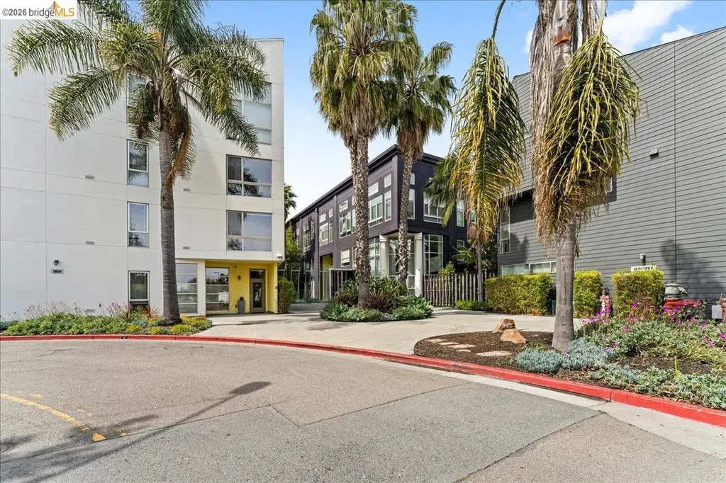 1201 Pine Street Oakland CA 94607
