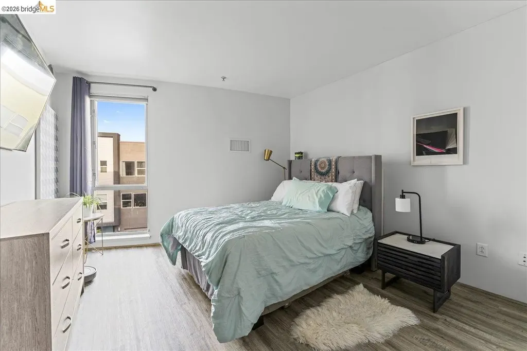 1201 Pine Street Oakland CA 94607