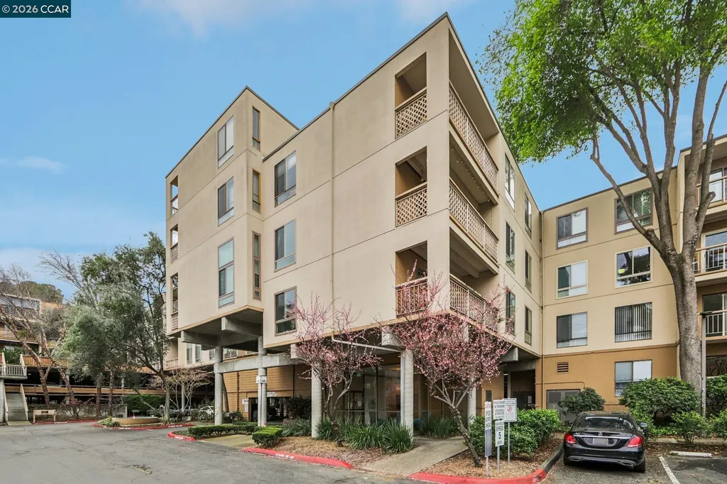 470 Civic Drive #308 Walnut Creek CA 94596