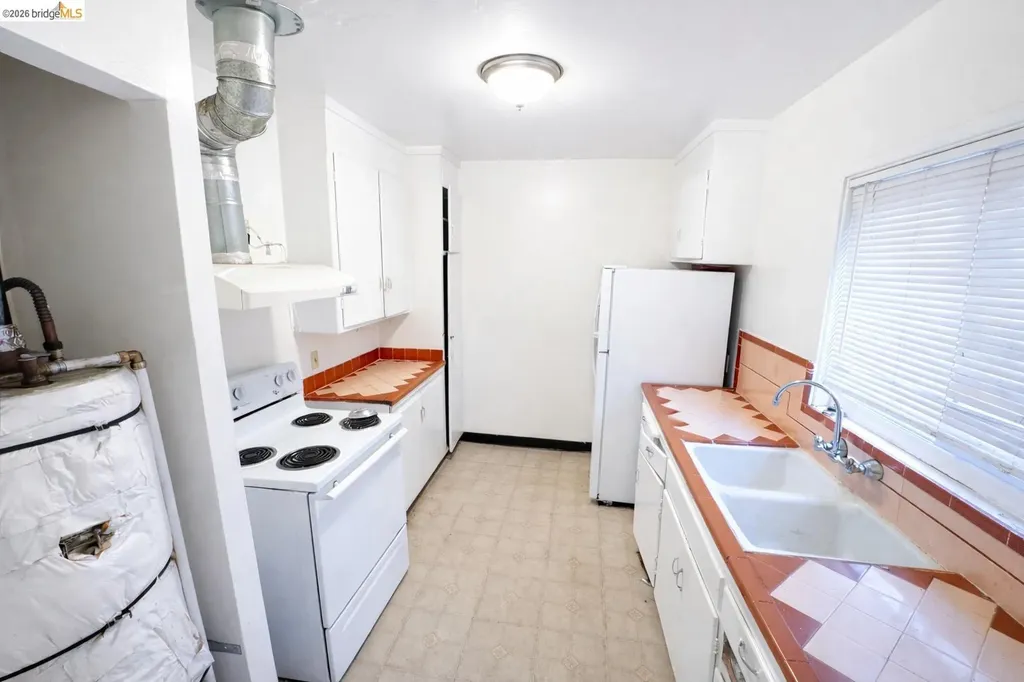 1661 Fruitvale Avenue Oakland CA 94601