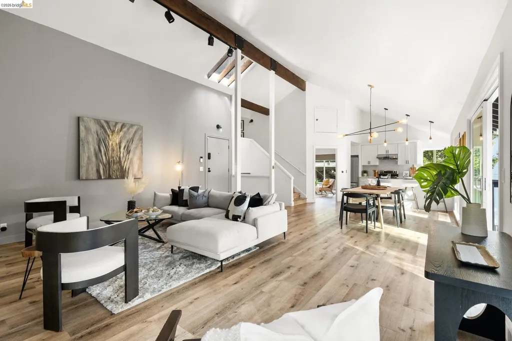 6931 Pinehaven Road Oakland CA 94611