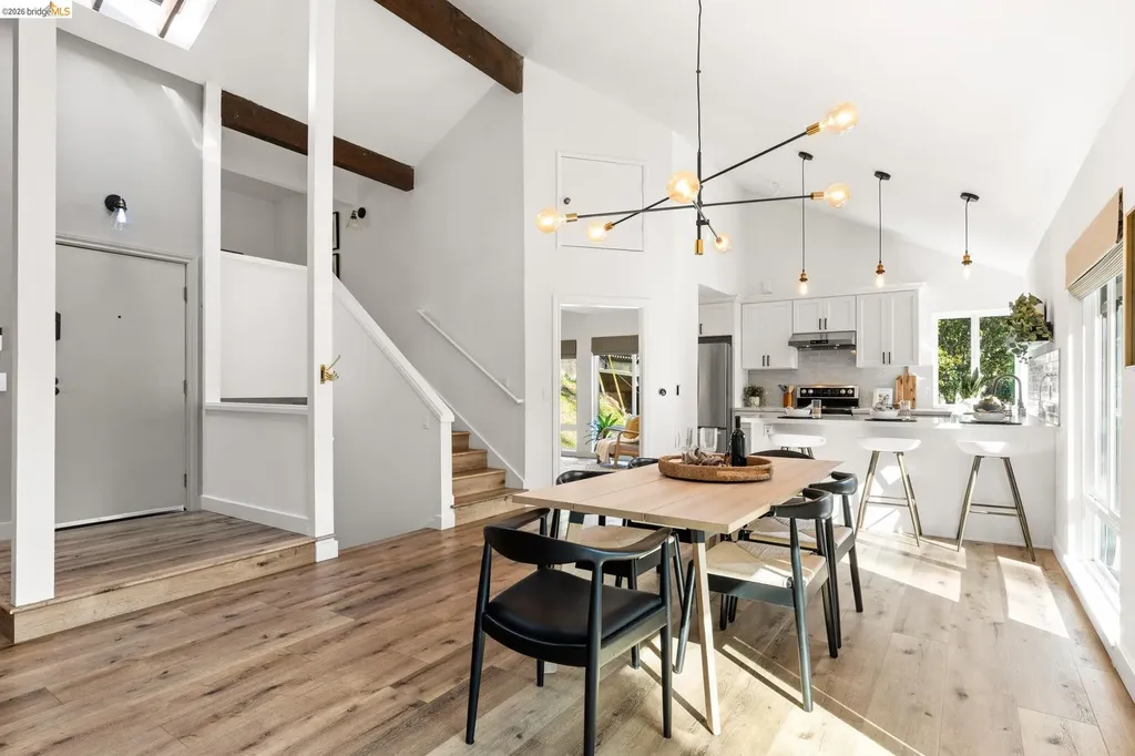 6931 Pinehaven Road Oakland CA 94611