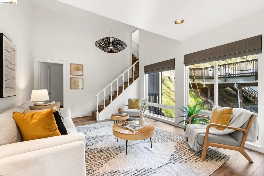 6931 Pinehaven Road Oakland CA 94611