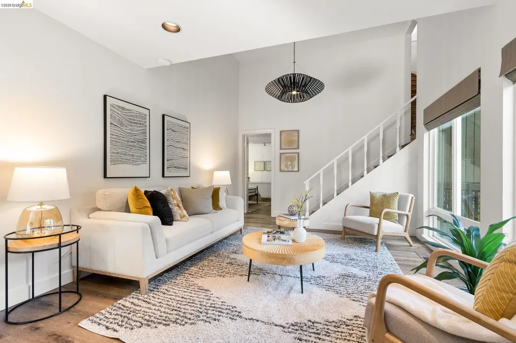 6931 Pinehaven Road Oakland CA 94611