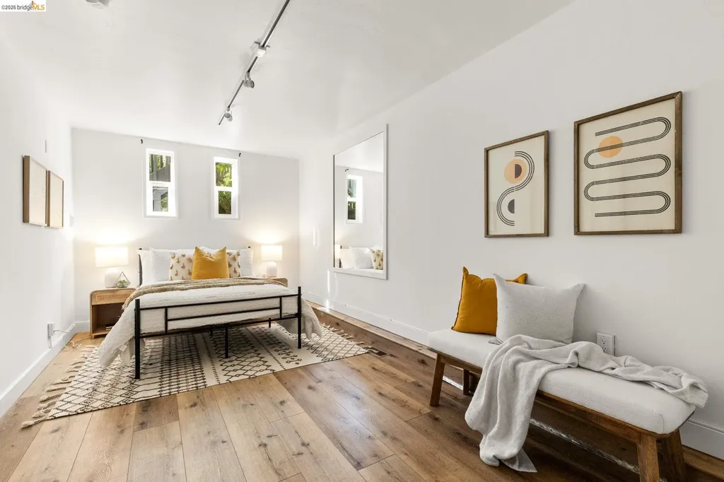 6931 Pinehaven Road Oakland CA 94611