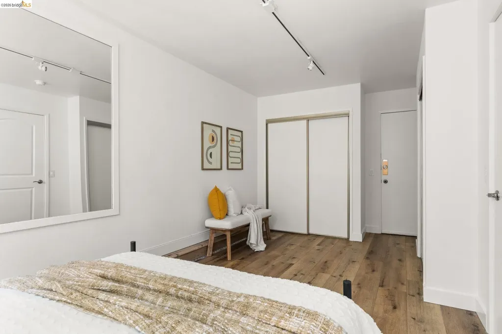 6931 Pinehaven Road Oakland CA 94611