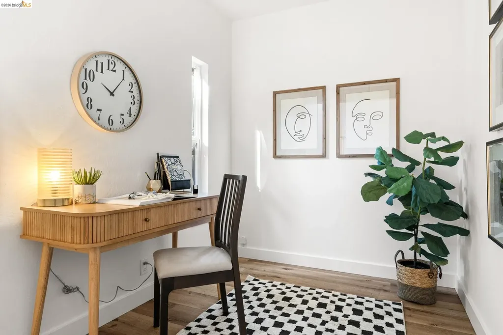 6931 Pinehaven Road Oakland CA 94611