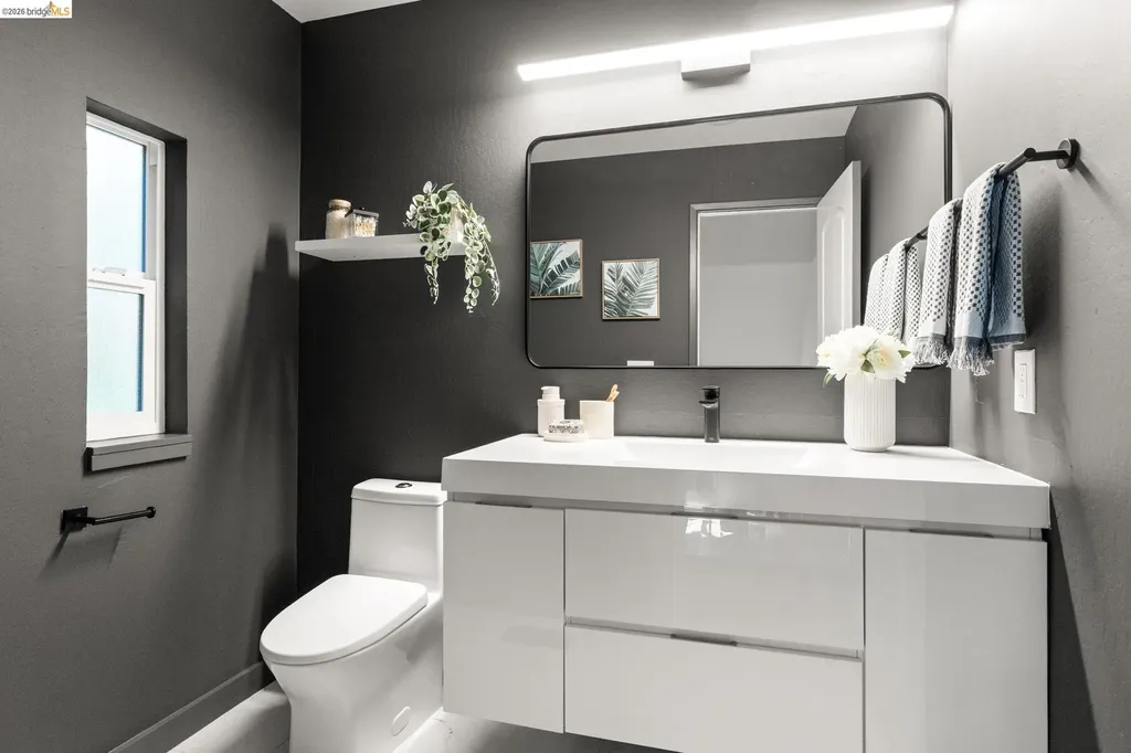 6931 Pinehaven Road Oakland CA 94611