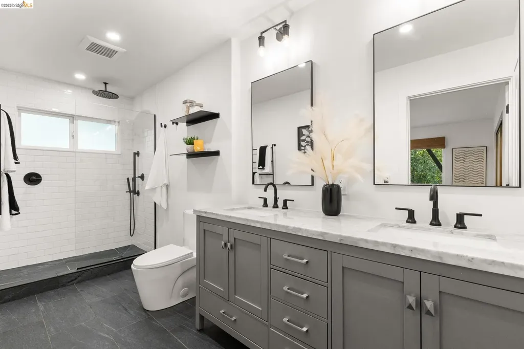 6931 Pinehaven Road Oakland CA 94611