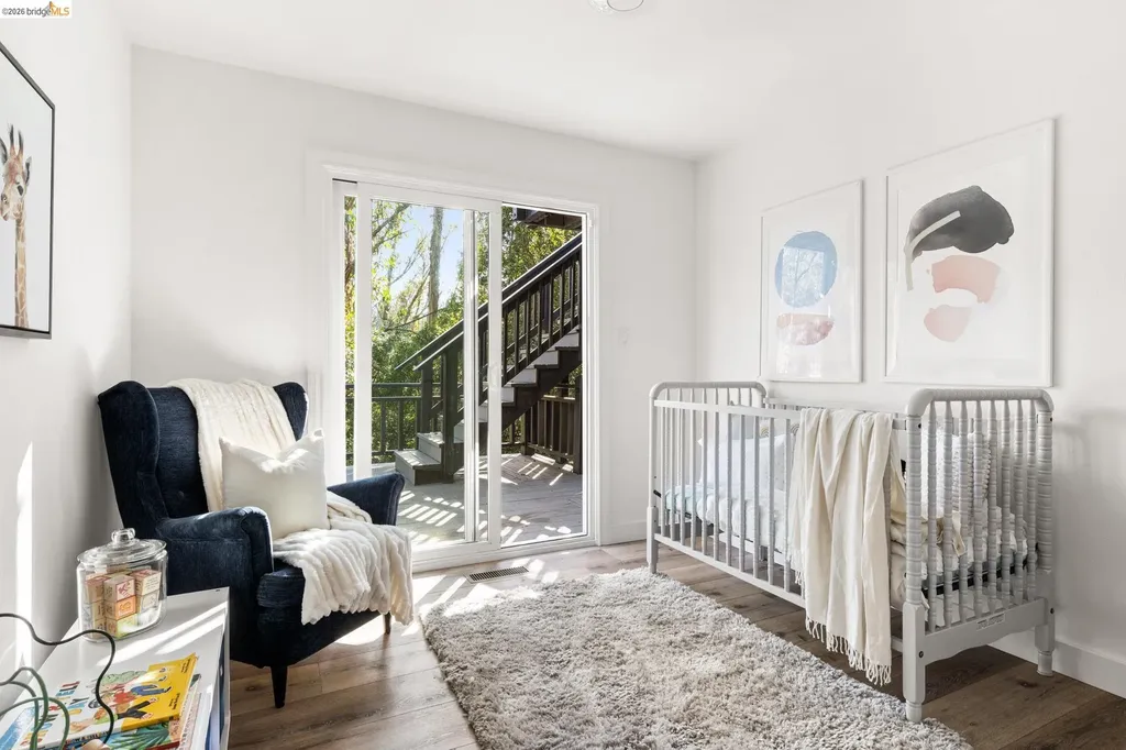 6931 Pinehaven Road Oakland CA 94611