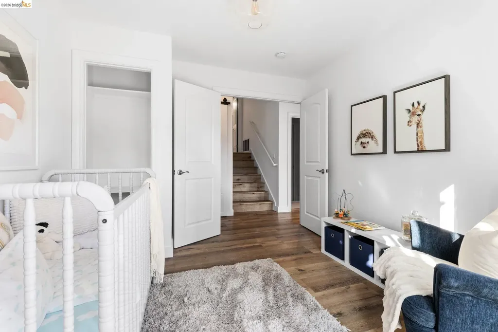 6931 Pinehaven Road Oakland CA 94611