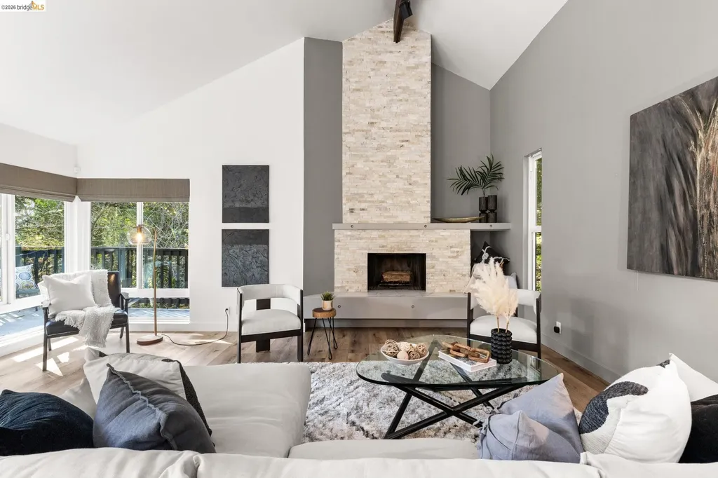 6931 Pinehaven Road Oakland CA 94611