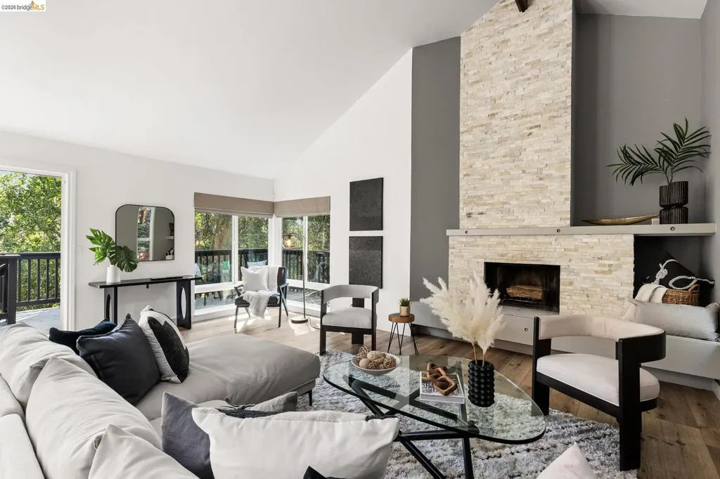 6931 Pinehaven Road Oakland CA 94611