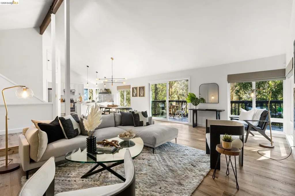 6931 Pinehaven Road Oakland CA 94611