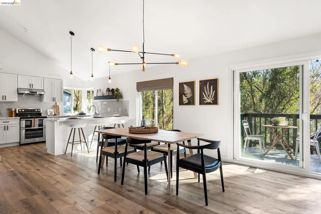 6931 Pinehaven Road Oakland CA 94611