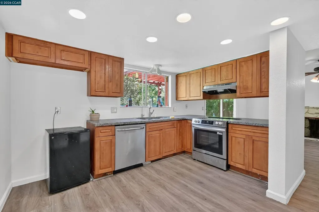 730 Stratford Avenue Dixon CA 95620